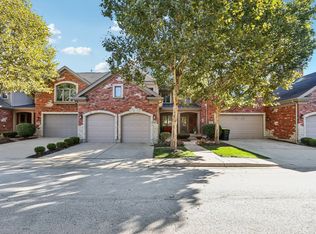 1209 W Charles Ln, Westmont, IL 60559