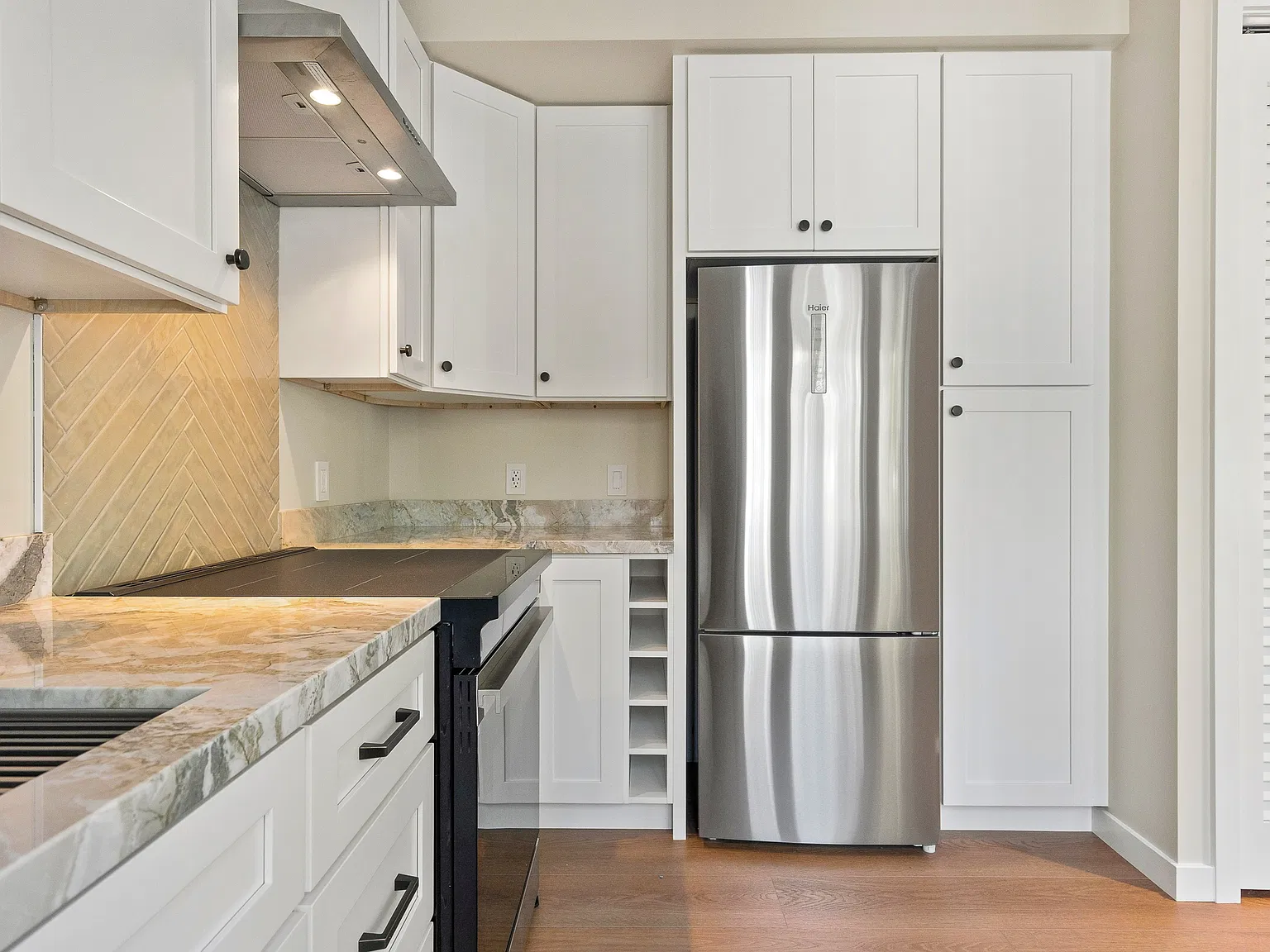 2 bed, 2.0 bath, $8,100 — Photo 3