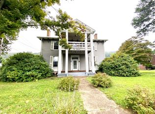 1000 Ridge Ave, New Cumberland, WV 26047