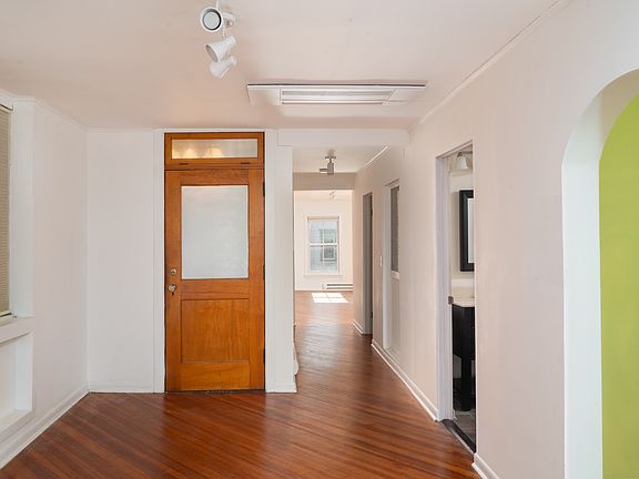 3rd image of 430 Warren St #1