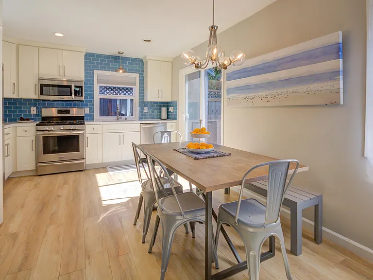 4630 Capitola Rd — Photo 8