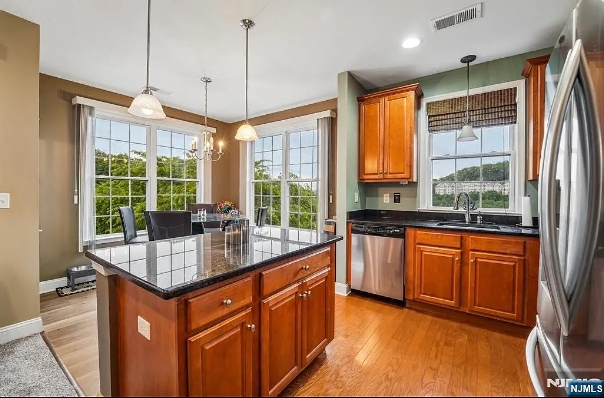 2 bed, 1152 sqft, $3,245 — Photo 1