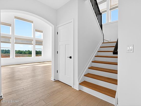 4th image of 119 Preserves Blvd