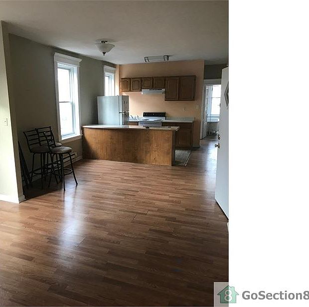 1st image of 1127 W Duncannon Ave #2