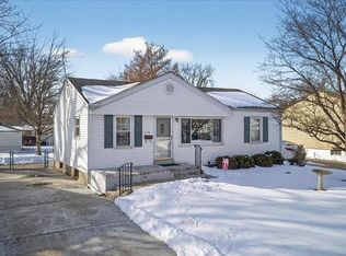 190 Saint Baptista Ln, Florissant, MO 63031