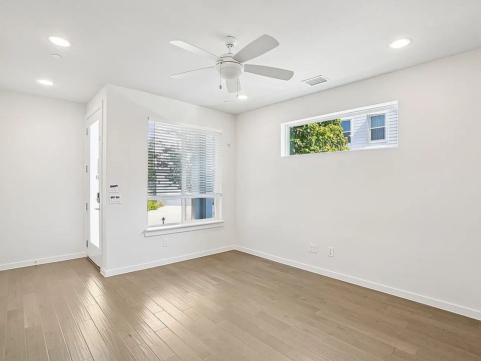 1st image of 8264 Clifftop Ln #33-2007