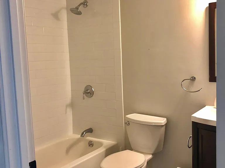 16 Linden St — Photo 3