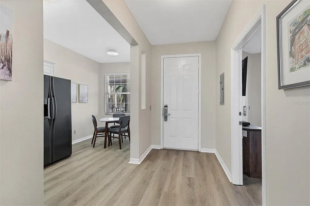2 bed, 2.0 bath, 1097 sqft, $2,500 — Photo 2