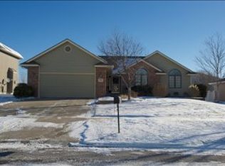 2718 SW Lagito Dr, Topeka, KS 66614