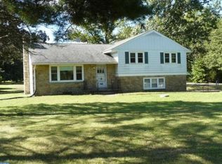 38 Neill Dr, Fountainville, PA 18923