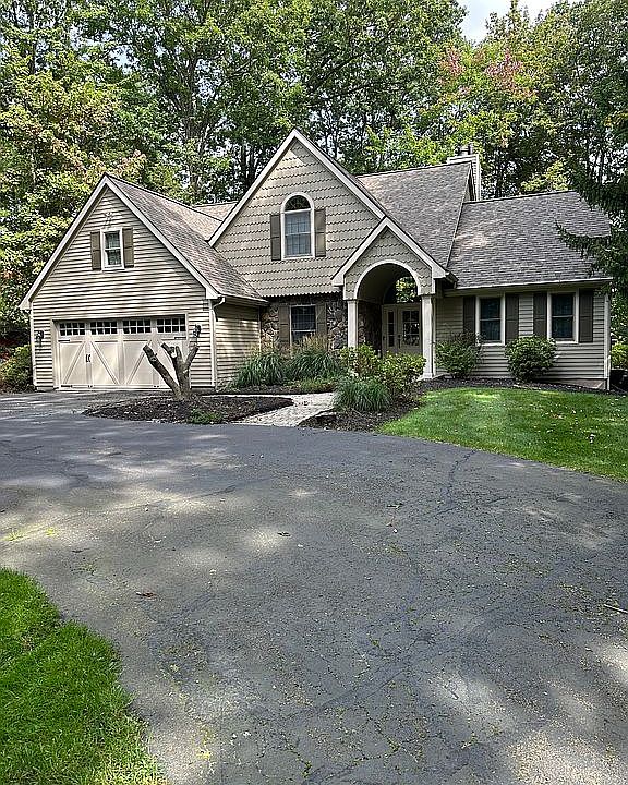 1st image of 111 Laurel Hill Dr