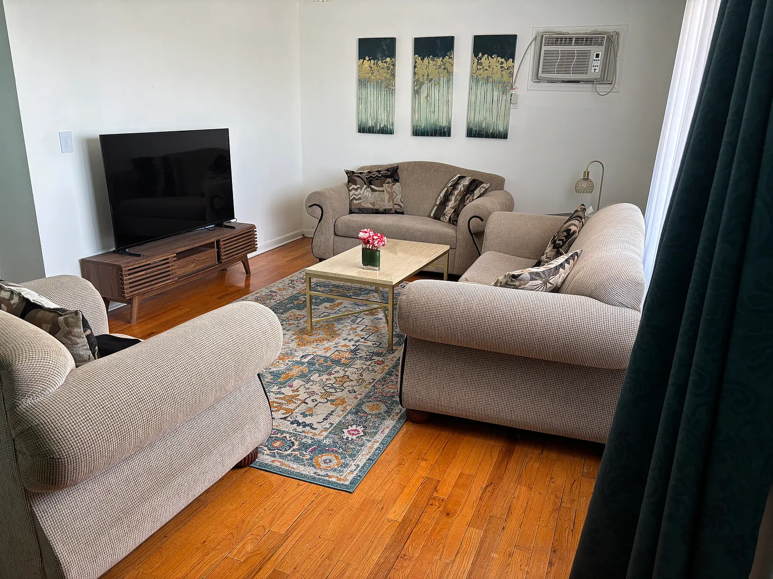 3 bed, $2,450 — Photo 4