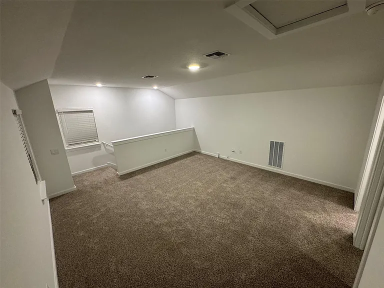 204 James River Dr — Photo 25