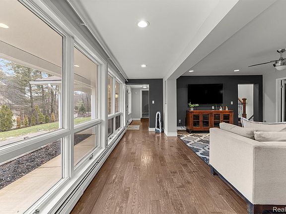 3rd image of 45401 W Nine Mile Rd