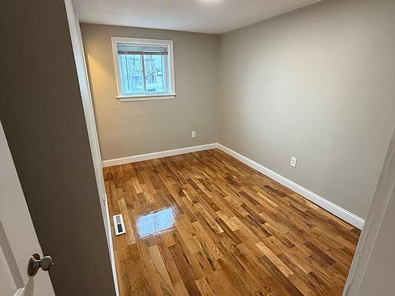 4th image of 23 Roughan St #3