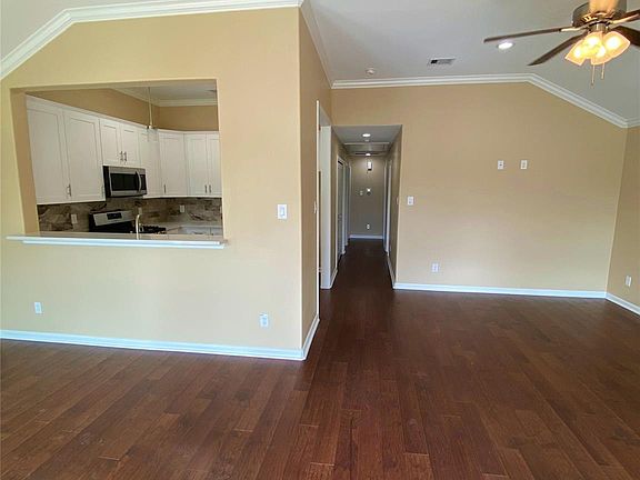 3rd image of 1206 Fort St