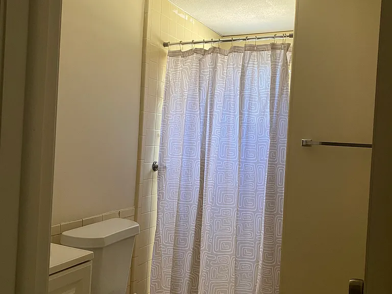 1015 Viking Dr — Photo 7