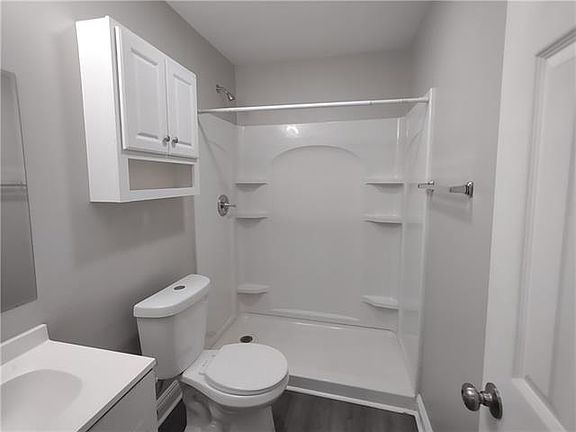 4th image of 116 Yorke St #C