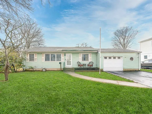 1339 11th Street, West Babylon, NY 11704