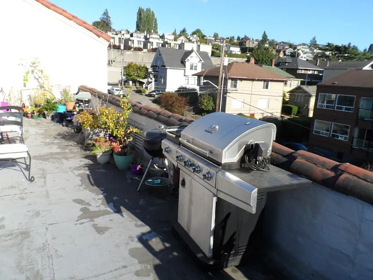 608 E Lynn St #7 — Photo 32