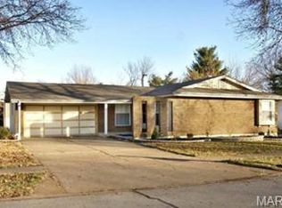 328 Turfwood Dr, Ballwin, MO
