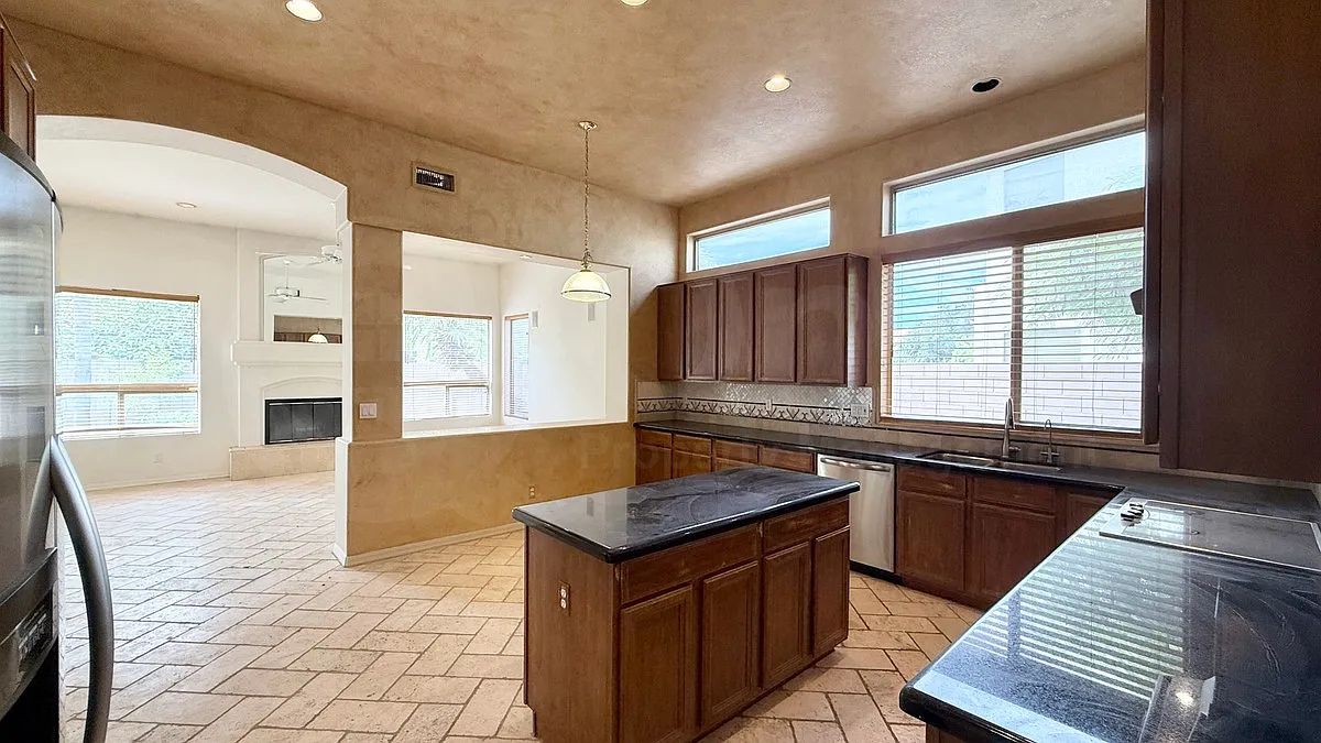 4 bed, 2.0 bath, 2445 sqft, $3,199 — Photo 3