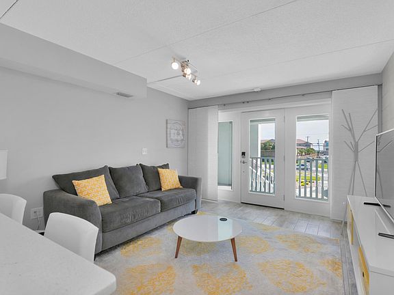 2nd image of 8438 Gulf Blvd #2