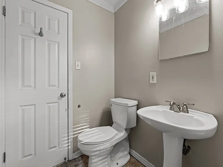 5115 N Garfield Ave — Photo 8