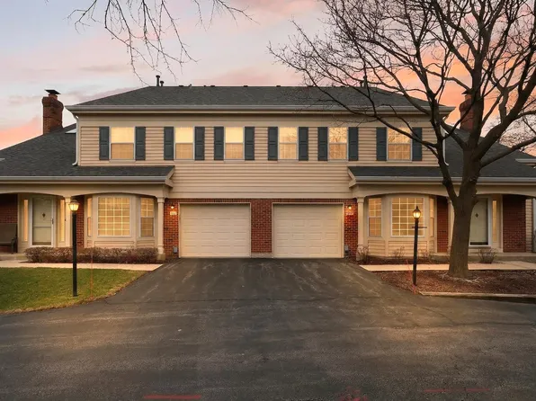 217 New Bridge Ct, Palatine, IL 60067