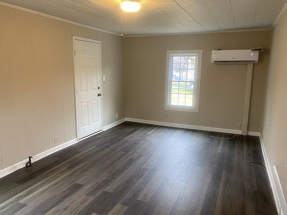 5th image of 3703 Crawford St