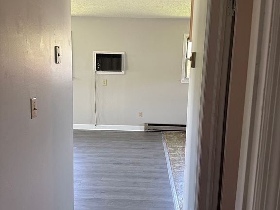 3rd image of 112 Monterey Dr