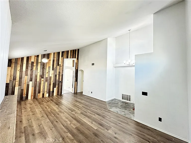 22841 Brompton St — Photo 5