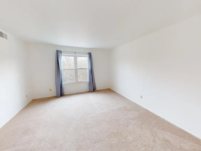 2221 S Huron Pkwy #4 — Photo 18