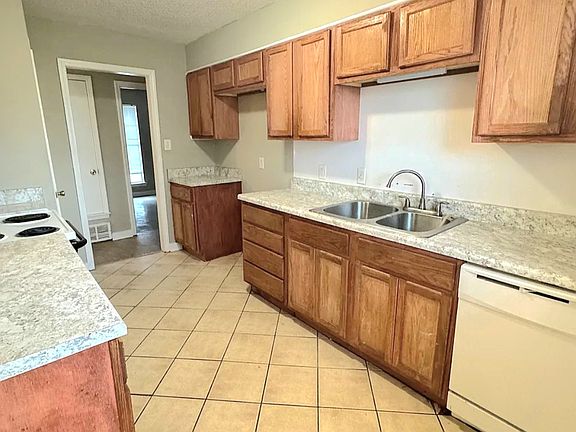 3rd image of 6450 Lynnfield Rd