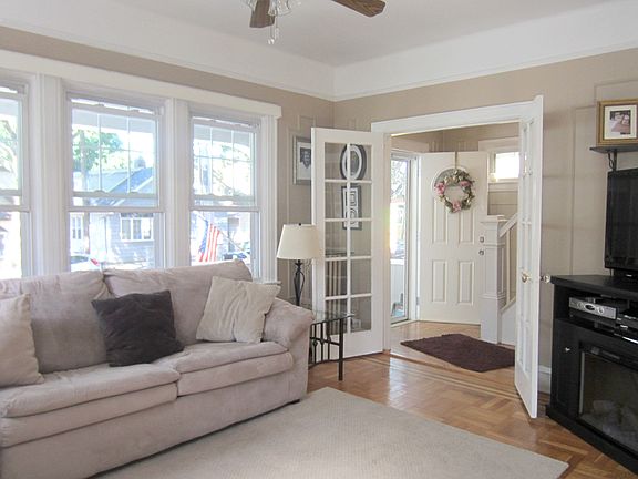 5th image of 732 Vincent Ave
