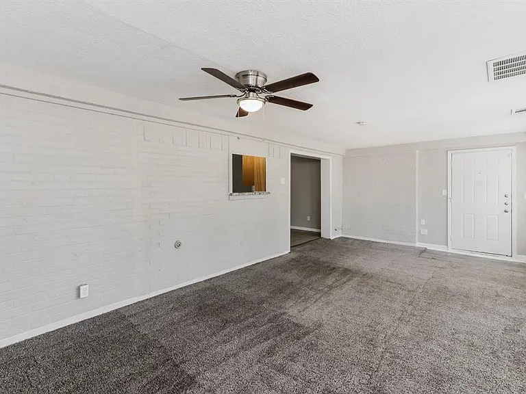 2512 Whitson Way — Photo 9