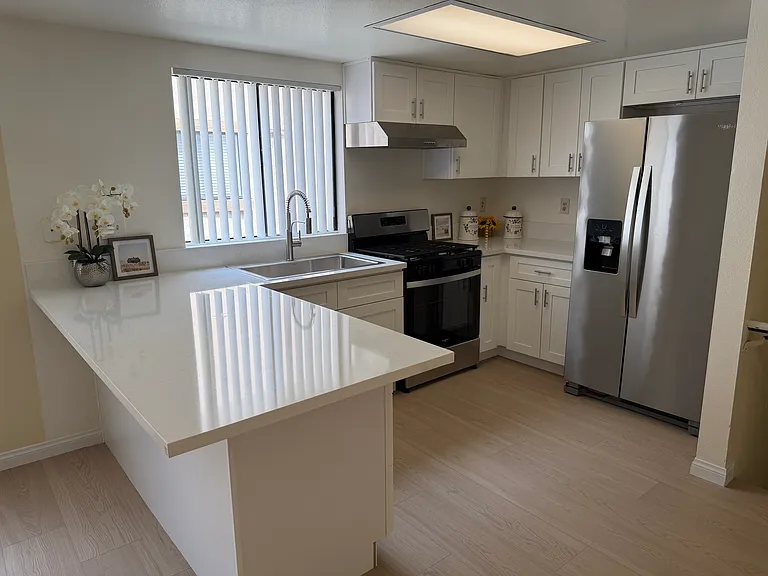 30 S Chapel Ave #D — Photo 6