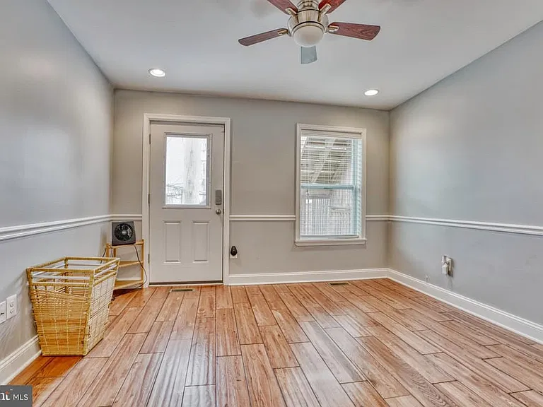 3810 Foster Ave — Photo 11