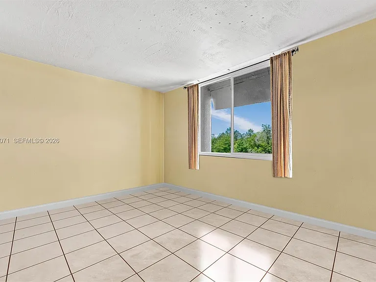 314 NE 142nd St #16C — Photo 12