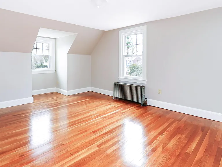 142 Elmwood Ave — Photo 26