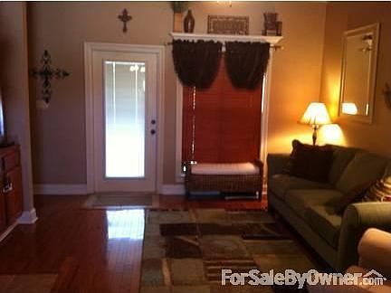 3rd image of 105 Colchester Dr