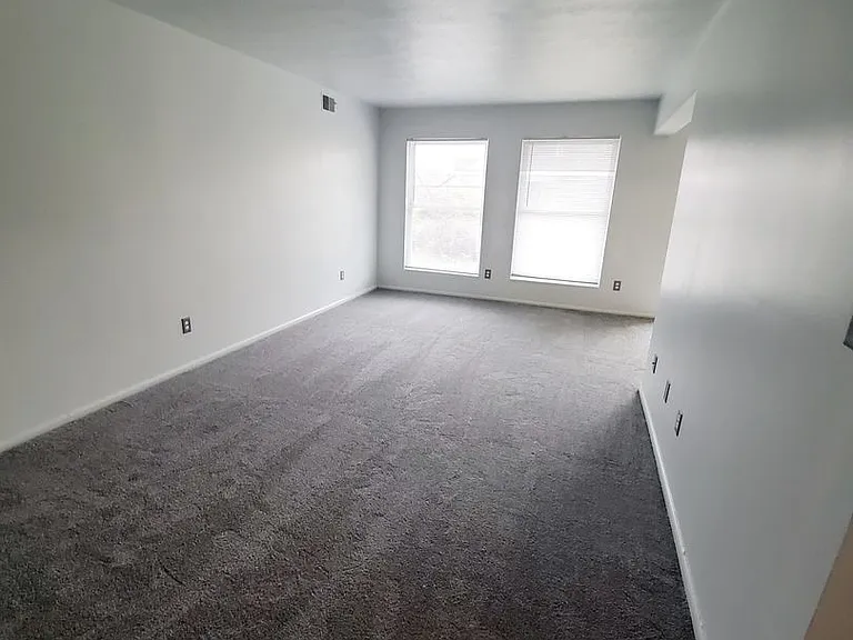 Sugarbush Apartments — Photo 161