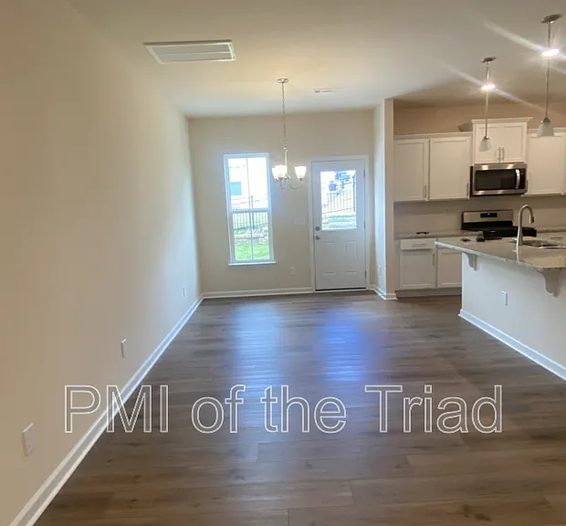 4003 Beckton Trl — Photo 3