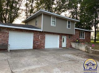 3841 NW Lowry Ln, Topeka, KS 66618