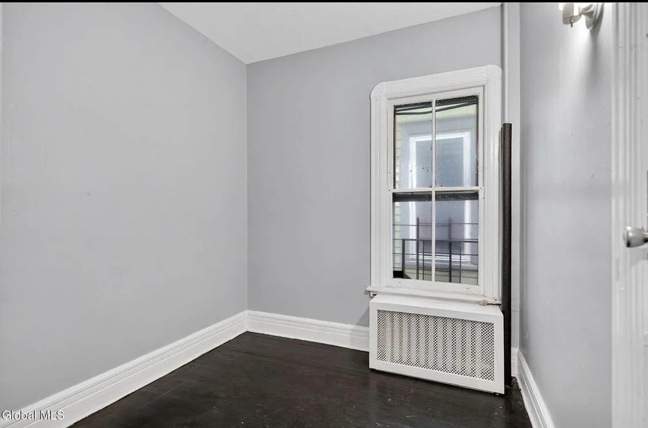 4 bed, 1200 sqft, $1,850 — Photo 4