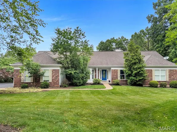 17478 Radcliffe Place Dr, Eureka, MO 63025