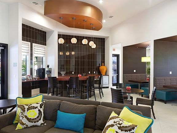 Leasing Lounge