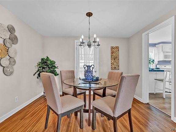 3rd image of 172 Glencove Rd