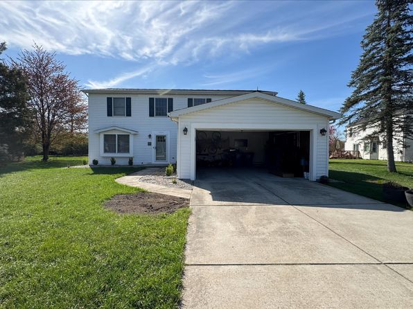 1234 Harwood Cir, Saline, MI 48176