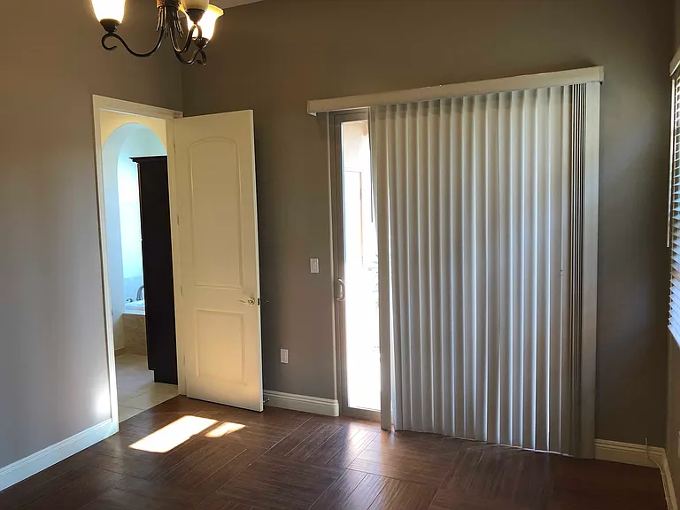 2027 W Bella Ln — Photo 27